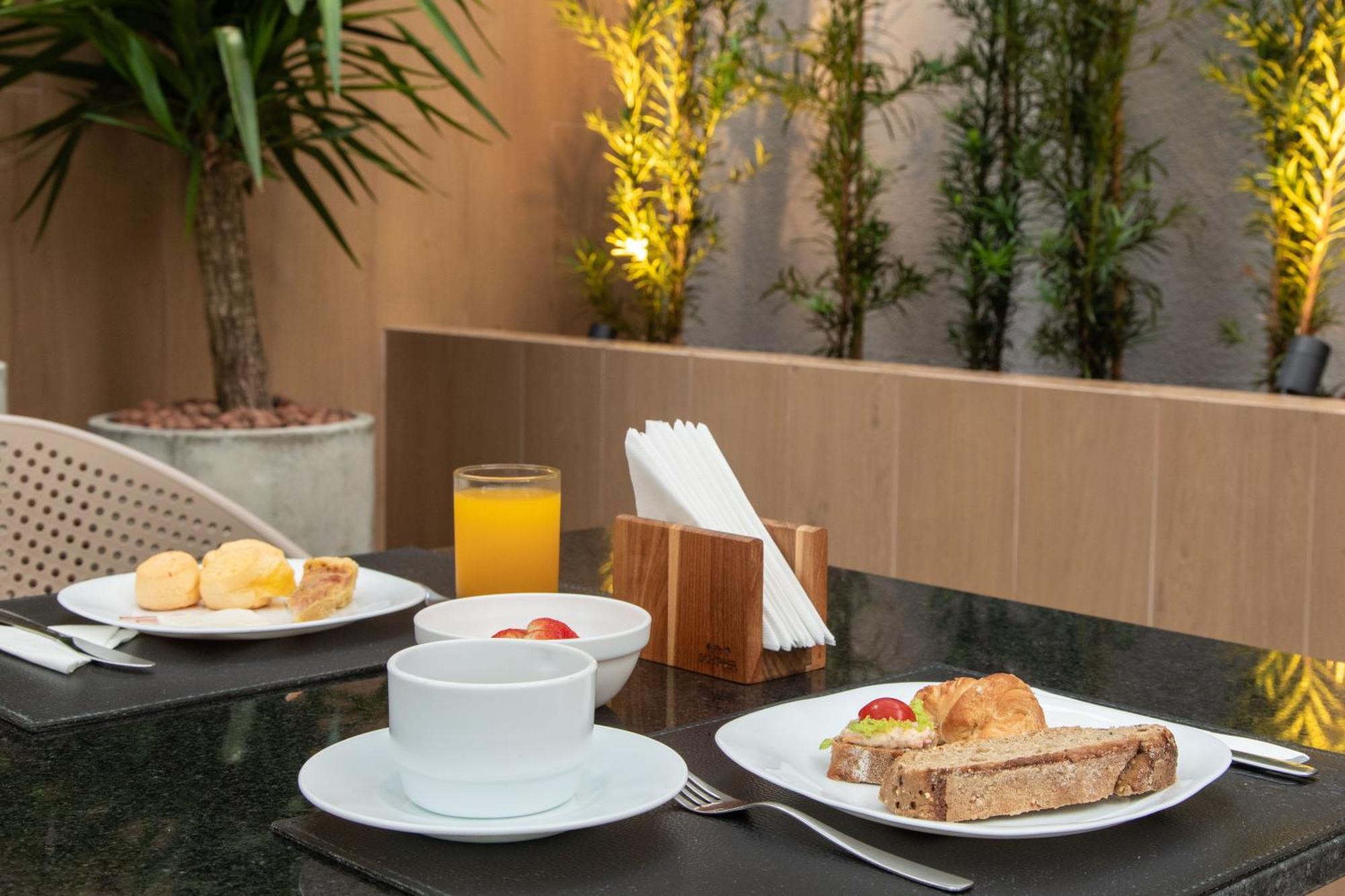 Slim Curitiba Alto Da XV Hotell Eksteriør bilde