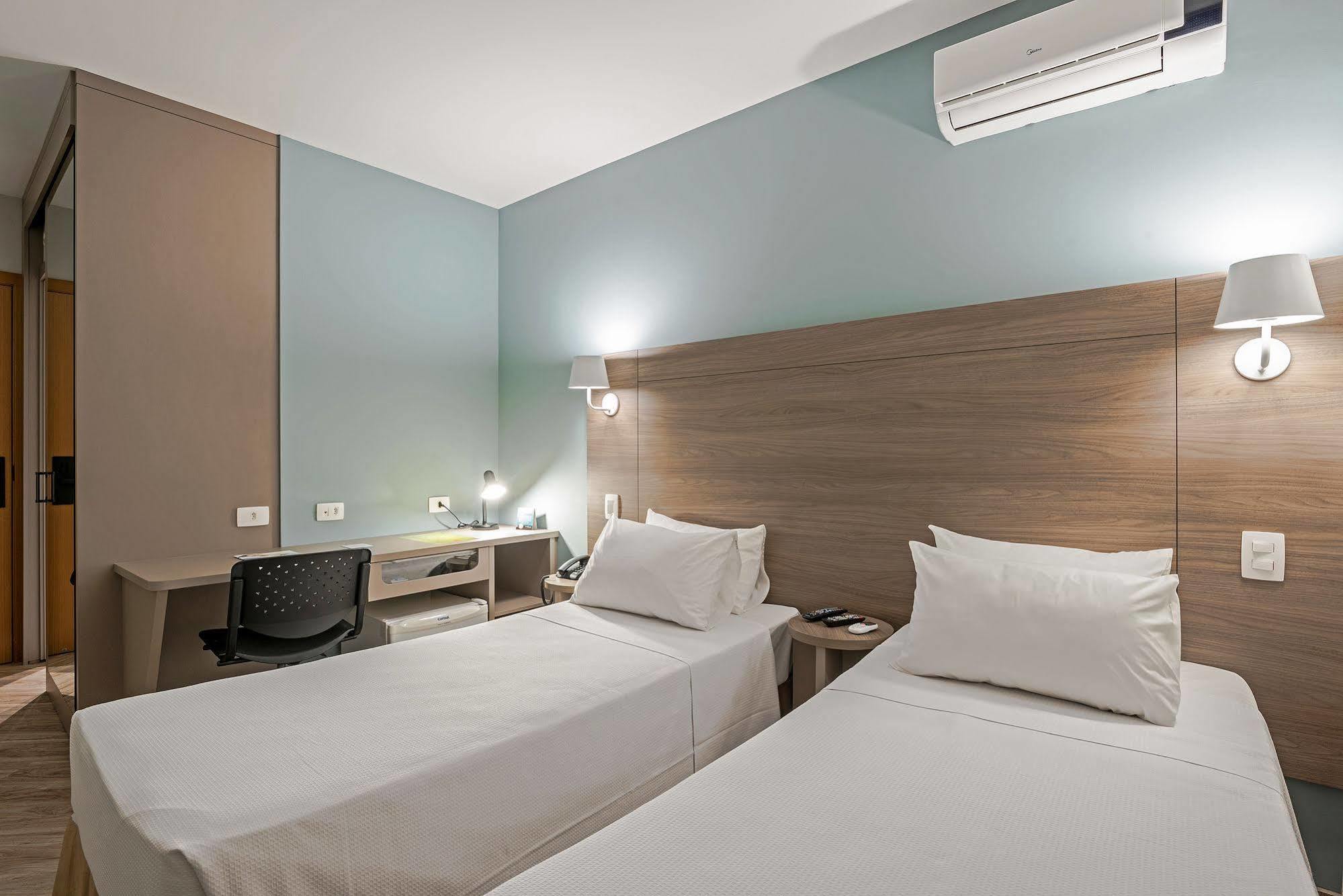 Slim Curitiba Alto Da XV Hotell Eksteriør bilde